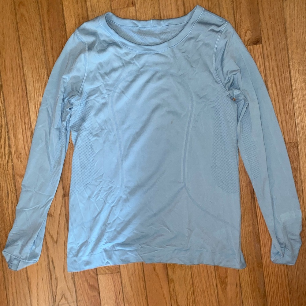 Lululemon light blue relaxed fit swiftly tech